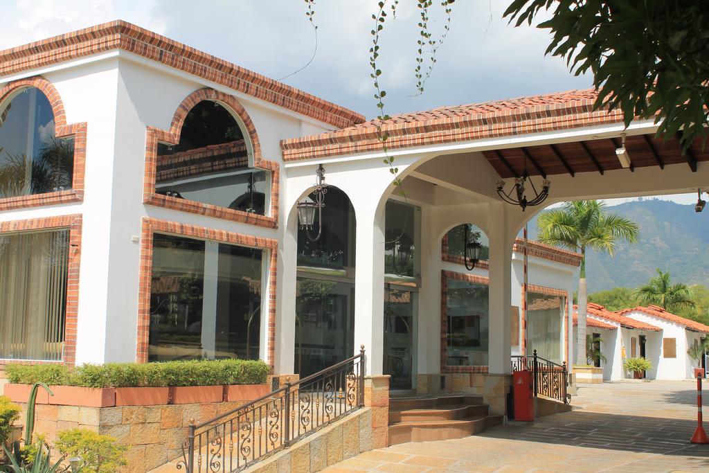 Hotel San Juan Internacional Giron Bagian luar foto