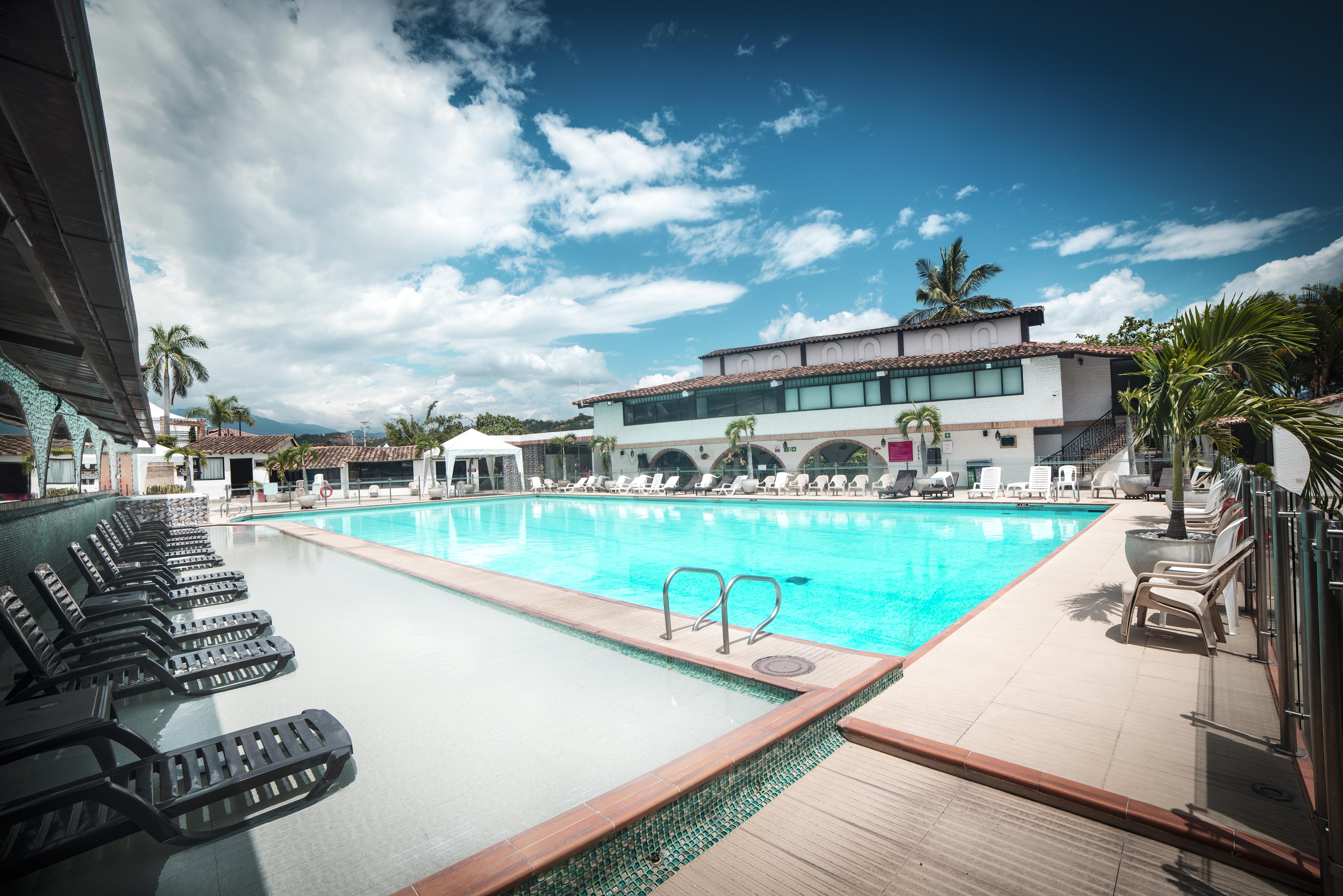 Hotel San Juan Internacional Giron Bagian luar foto
