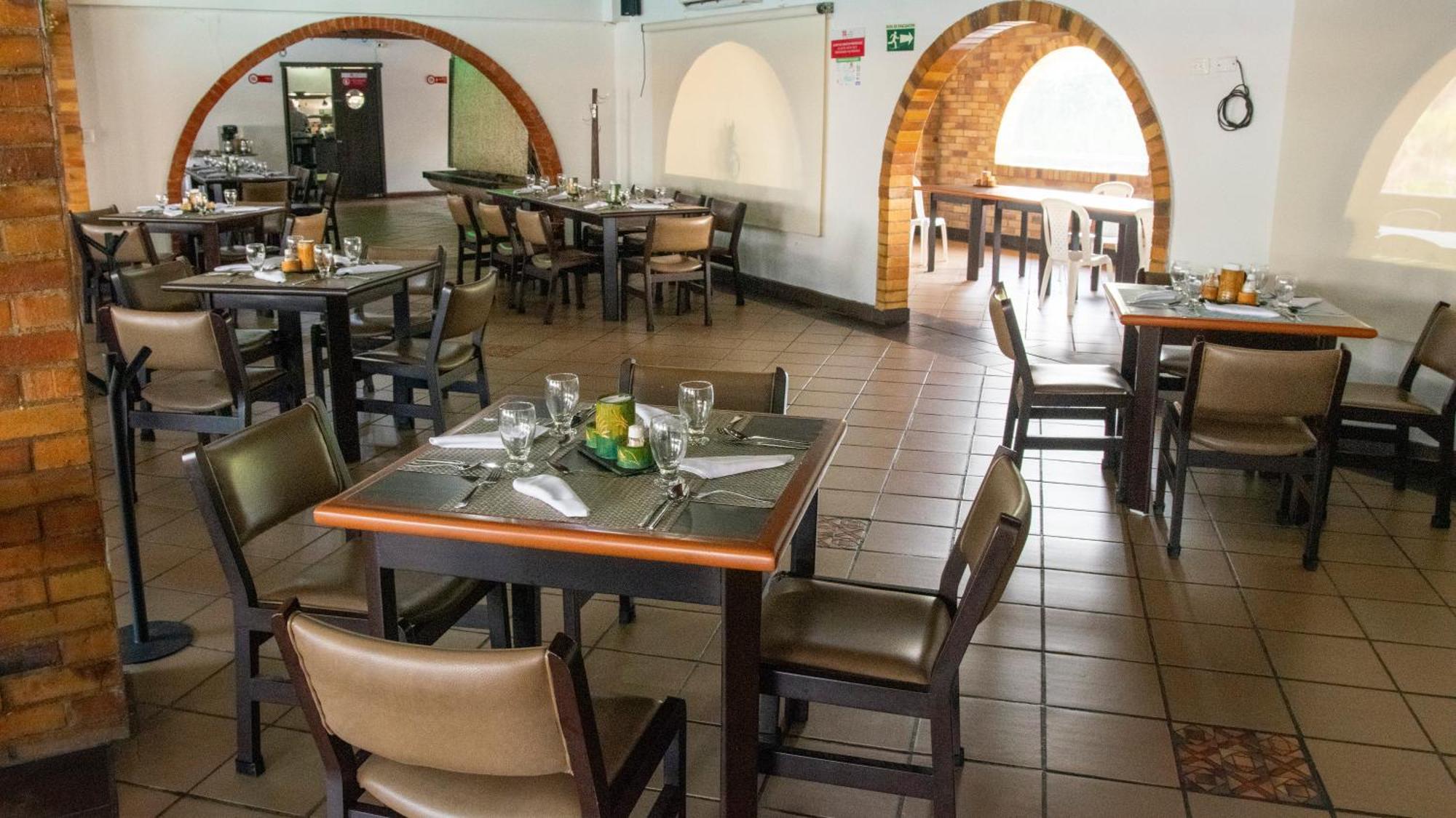 Hotel San Juan Internacional Giron Bagian luar foto