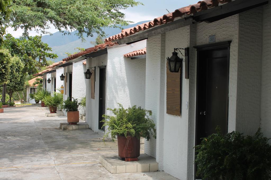Hotel San Juan Internacional Giron Bagian luar foto