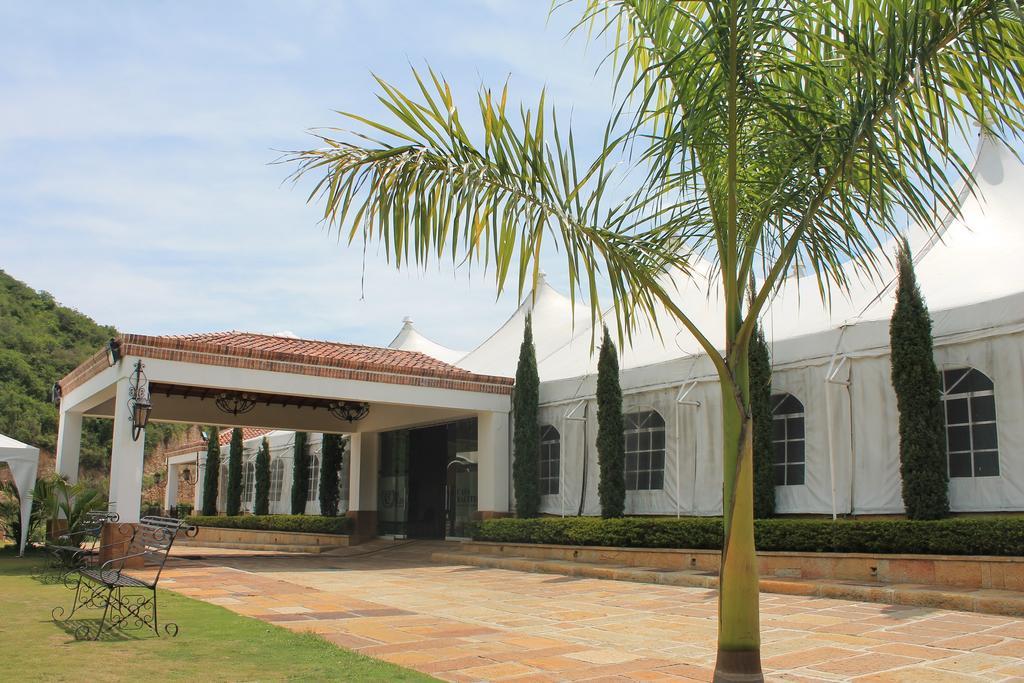 Hotel San Juan Internacional Giron Bagian luar foto